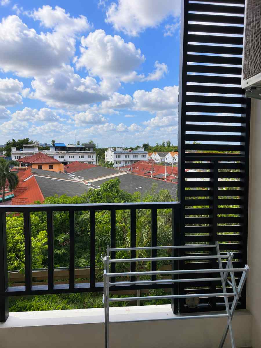 Guest room balcony photo placeholder